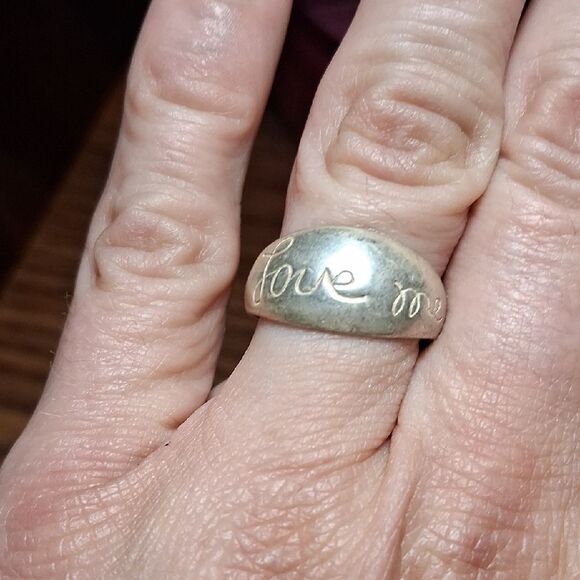 Jewelry - Sterling Silver Engraved "Love Me" Ring Size 6